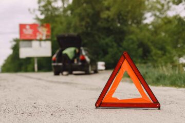 Trafikte Arıza Yaşadığında Yapmaman Gereken Hatalar
