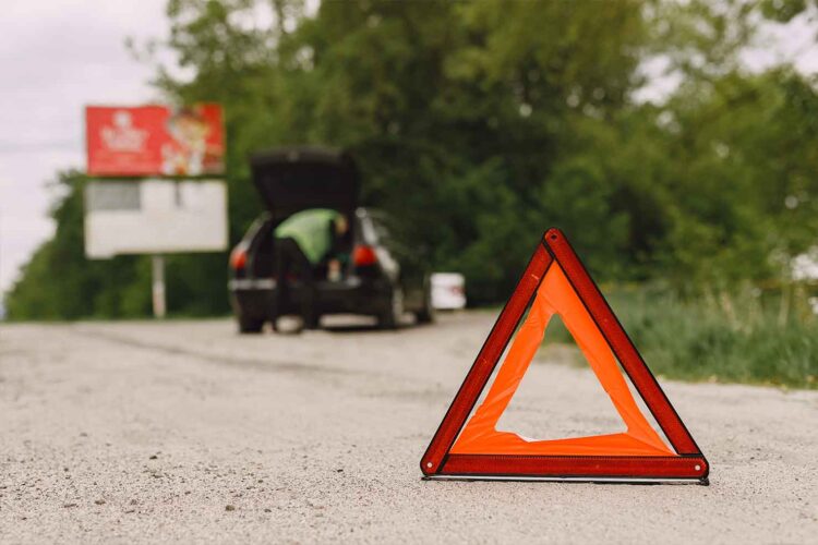 Trafikte Arıza Yaşadığında Yapmaman Gereken Hatalar