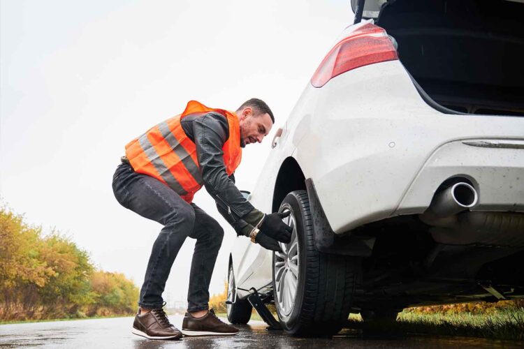 Yolda Kaldığında Güvenli ve Doğru Adımlar