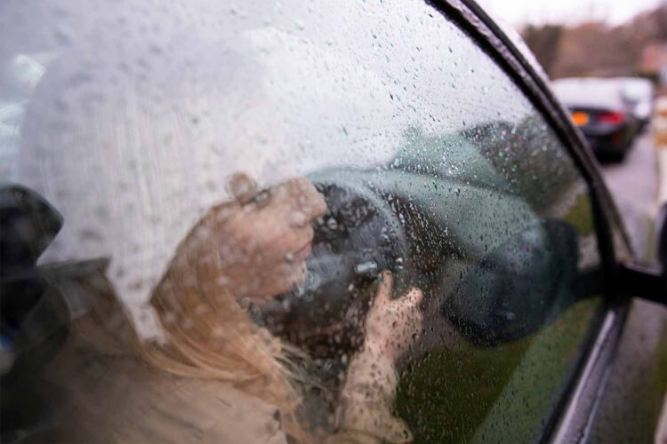 Gece Yağmurunda Otoyolda Kalan Bir Sürücünün Yaşadıkları