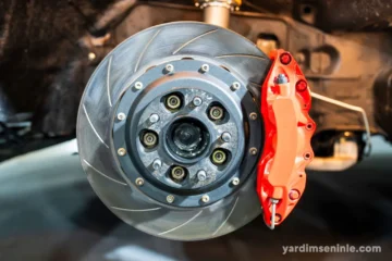 Yağmurlu Havada Frenleme: Güvenli Sürüş İçin Hayati İpuçları